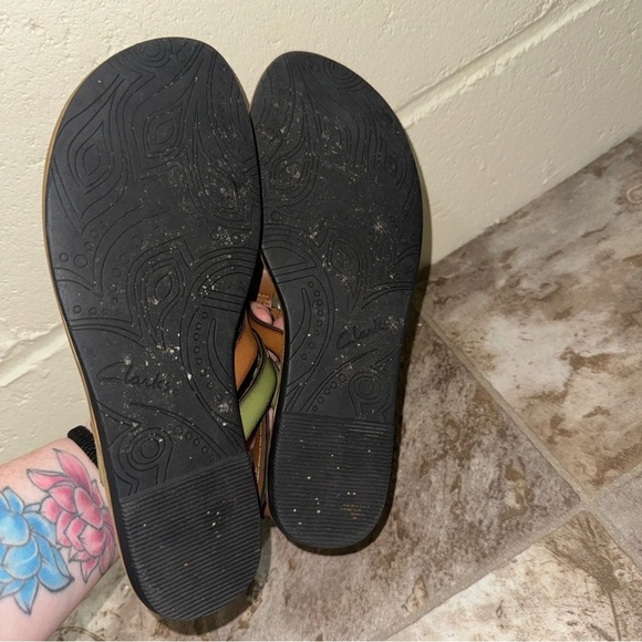 Women’s Clarks Multi Color Thong Style Slingback Sandals Shoes Size8 Style 64428 - Picture 13 of 13